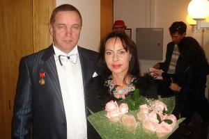 Муж звезды 90-х оказался аферистом