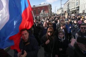 "А русские реально верят, что они вчера бросили настоящий вызов власти" - политолог о митингах 