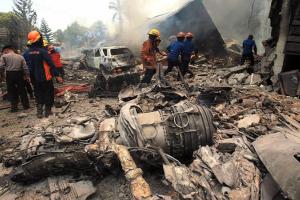 В сети обнародовали новое видео с места авиакатастрофы под Краматорском