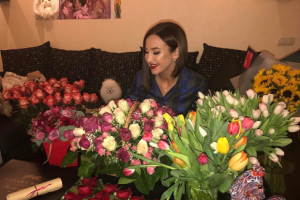 Ольга Бузова на 8 Марта стала похожа на азиатку