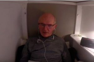 Ирландец несколько дней будет вести видеотрансляцию, находясь в гробу