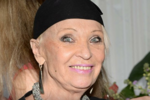 76-летняя Светлана Светличная продемонстрировала безупречные ноги