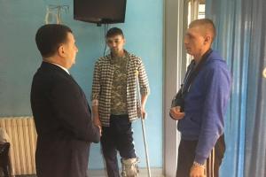 Полторак наградил украинских защитников в Италии ведомственными наградами и денежными премиями