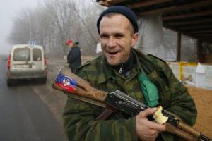 В рядах "ДНР и "ЛНР" сильная нехватка личного состава: боевики идут на "особые" меры