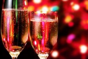 Ученые рассказали о чудодейственном свойстве одного бокала шампанского