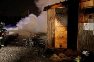 В результате потасовки во Франции сгорел лагерь беженцев 