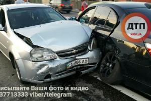 Из-за ДТП в Киеве у беременной девушки перестал шевелиться ребенок: ее срочно госпитализировали в роддом