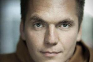 Известный волонтер собирается идти в политику: обещает "легализовать" Киву и ввести многоженство