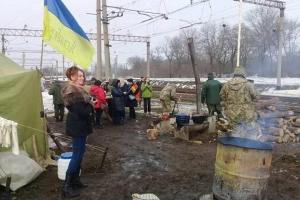 На редут Богдан прибыли Нацгвардия, полиция и титушки в полной боевой готовности
