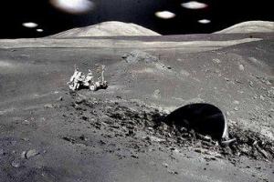 Уфолог заметил на Луне огромное замаскированное судно пришельцев