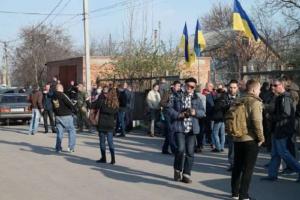 В Полтаве прошла акция протеста: активисты пикетировали дом мэра