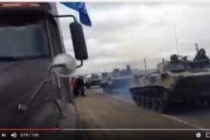 В России на разгон протестующих дальнобойщиков движется военная техника: появилось видео