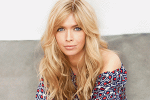 Певица Вера Брежнева показала поклонникам редкий семейный снимок