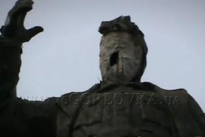 В Горловке памятник Кирову остался без лица