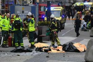 Шокирующий инцидент с грузовиком и толпой людей в Стокгольме назвали терактом