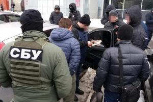 В Харькове сотрудника уголовного розыска задержали во время получения взятки