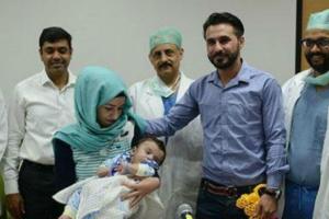 Врачи из Индии прооперировали ребенка с двумя парами рук и ног