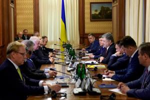Президент Украины и Премьер-министр Баварии обсудили ситуацию в Донбассе