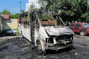 В Харькове сгорел микроавтобус: полиция выясняет обстоятельства