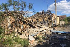 Боевики из "Градов" обстреляли Авдеевку: целый квартал в старой части города серьезно пострадал