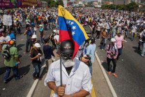 В Венесуэле продолжаются беспорядки, число жертв приближается к отметке 40 человек