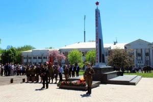 Работники "Стирола" не пустили "патриотов республики" на митинг памяти героев ВОВ с символикой "ДНР"