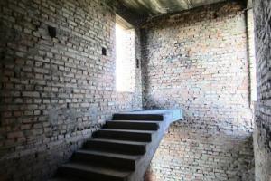 Трагедия на Киевщине: 13-летний школьник погиб, упав с крыши многоэтажки
