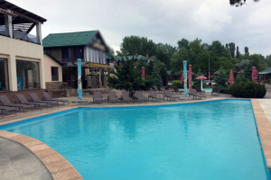 В Харькове результате падения в бассейн умер 2-летний ребенок 