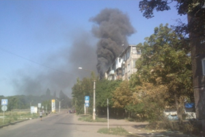 Боевики обстреляли Красногоровку, повреждено здание городской больницы