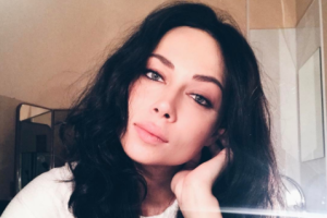 Самбурская попросила вместо букетов дарить ей кошачий корм