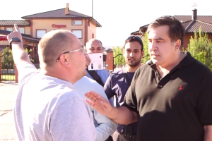 "Тебе не стыдно, продажная сволочь? Ты мне ноги лизал!" - Саакашвили крупно поскандалил с главой райсовета