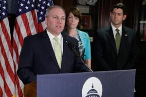 В США открыли стрельбу по стороннику Трампа: полиция задержала нападавшего