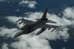 Истребитель НАТО пытался приблизиться к самолету министра обороны России - СМИ