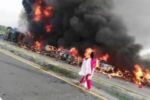 В результате взрыва бензовоза в Пакистане погибло 123 человека