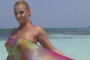 Голая Волочкова показала, как снимает напряжение  