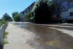 Вода вместе с деньгами уходит в песок