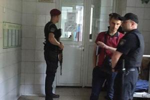 Патриота-добровольца Адама Осмаева, раненого в Киеве, прооперировали: его жена дает показания