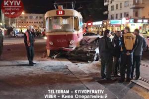Нардеп, даривший Яценюку цветы, попал в серьезное ДТП