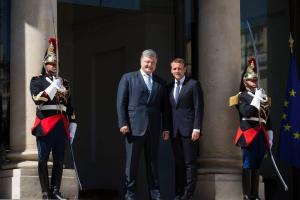 Порошенко: Возвращаюсь из Парижа с твердым ощущением, что Франция с нами