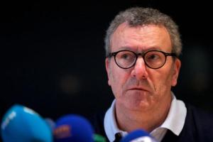 Скандал в Брюсселе: мэр не смог объяснить получение "левой" зарплаты