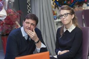 Максим Виторган показал фото, на котором держит сына вниз головой