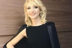 Певица Кристина Орбакайте поразила публику стильным нарядом