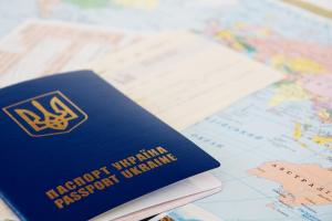 В ЕС отвергли идею Порошенко о старых загранпаспортах для крымчан и жителей ОРДЛО