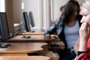 Украинцы будут сдавать экзамены на знание ПДД по новым тестовым вопросам