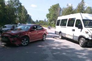 В Каменце-Подольском произошло жуткое ДТП: пассажирка маршрутки оказалась в реанимации