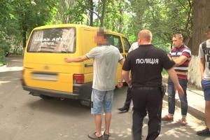 В Одессе таксист пытался убить своего клиента: пострадавший чудом выжил