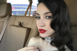 Виктория Дайнеко проигралась в казино