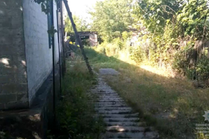 В Днепропетровской области мужчина чуть не убил соседа, пытаясь завладеть его имуществом