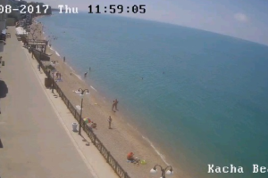 Четвертый "несезон": набережные Крыма по-прежнему пусты, а в Коктебеле за сутки исчез пляжный навес