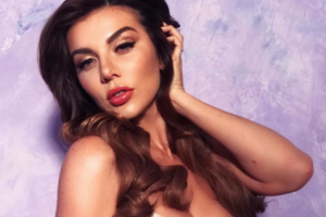 Анна Седокова выложила фото в странном наряде